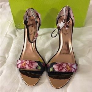 Ted Baker London Mylli Satin Pumps Size 7 NWT